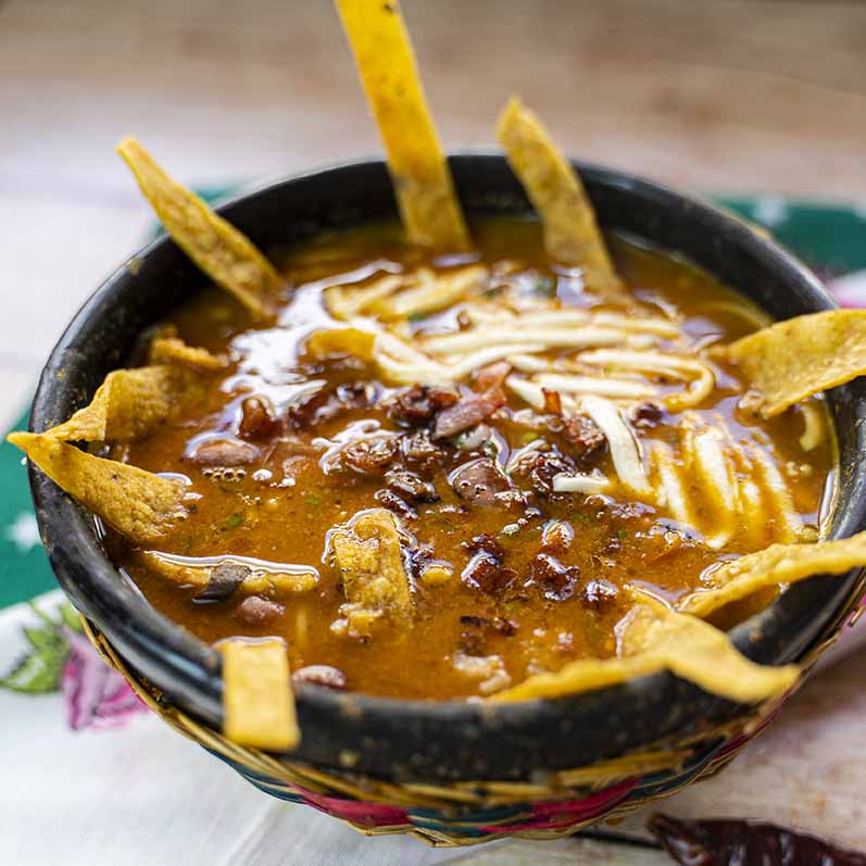 sopa de frijoles - comida mexicana